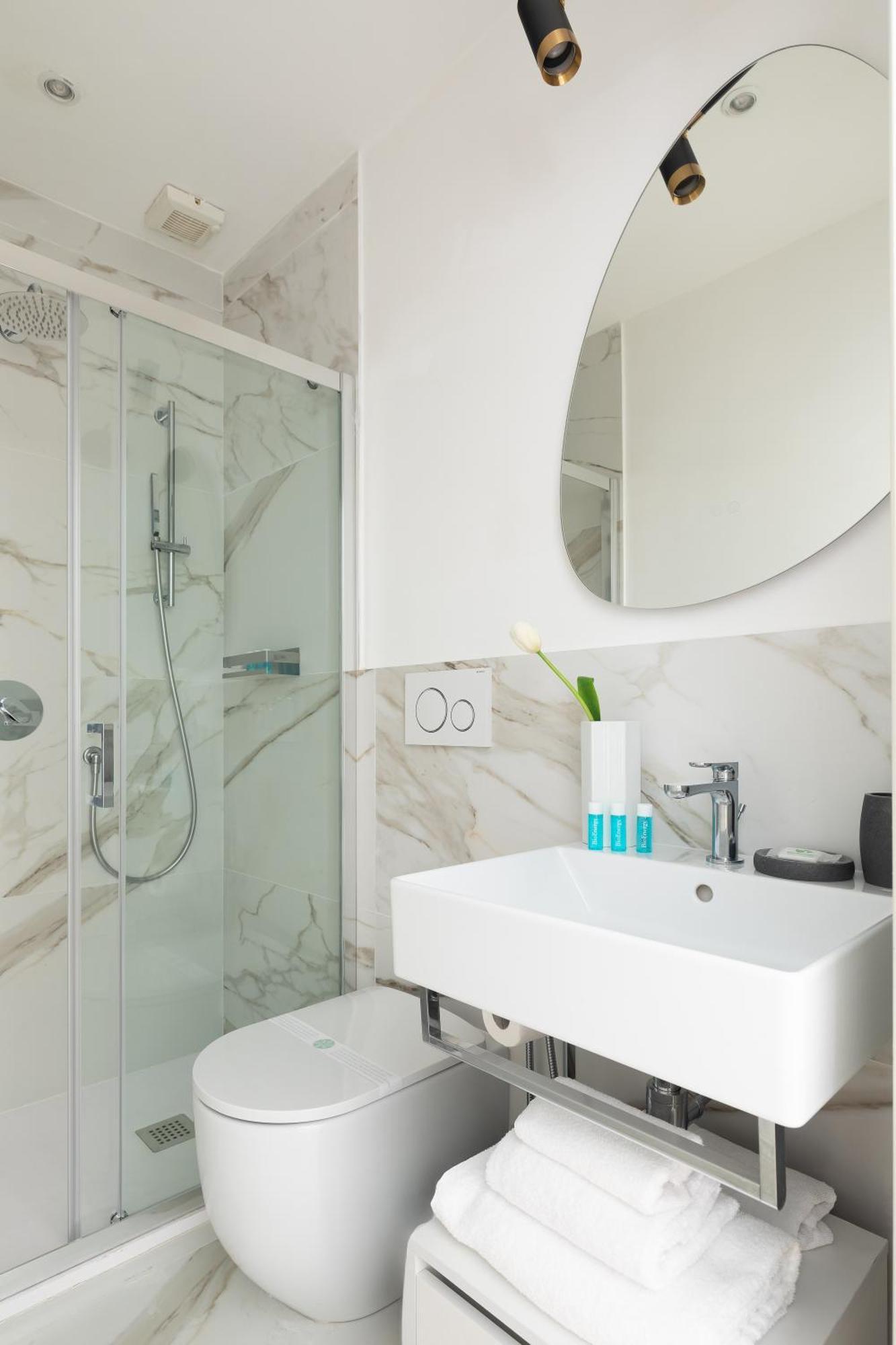 Iflat New Spacious & Classy In Monti Rom